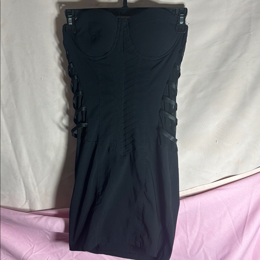 Elegant Black Strapless Dress